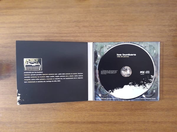 Los Bunkers : Vida De Perros (CD, Album, RE)